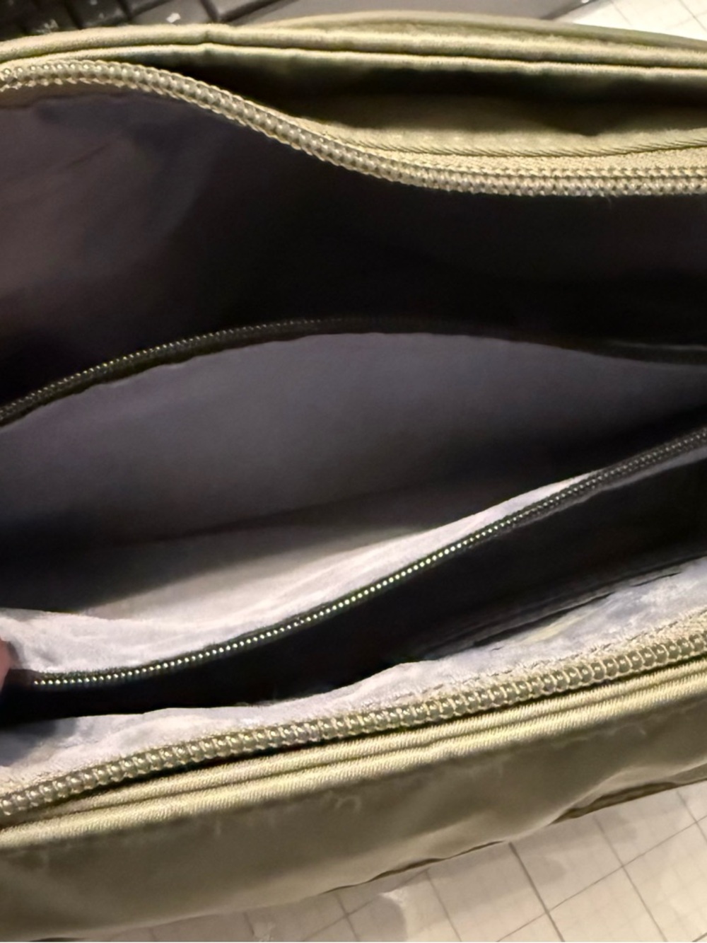 IHKWIP Olive Green The Savvy Shoulder Bag - Picture 12 of 16